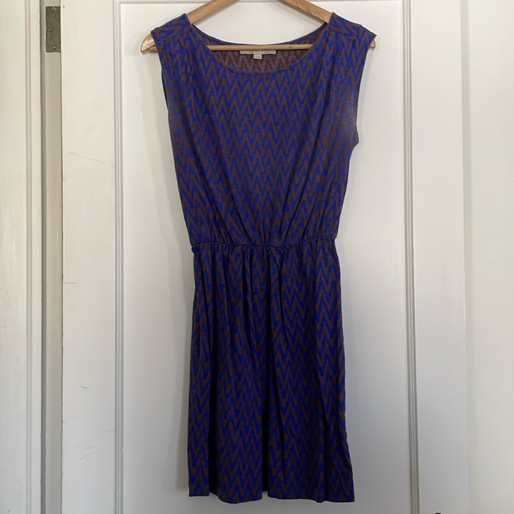Beautiful Loft Cinched Waist Dress 💙